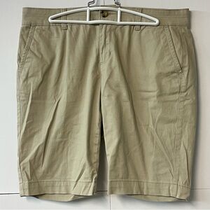 Women’s Arizona Jean Co Khaki Shorts. Size 11.